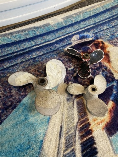 Outboard propellers 3 - 3, x